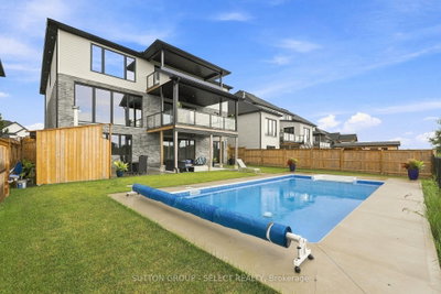 17 Arrowwood Path • Middlesex Centre, ON photo 8