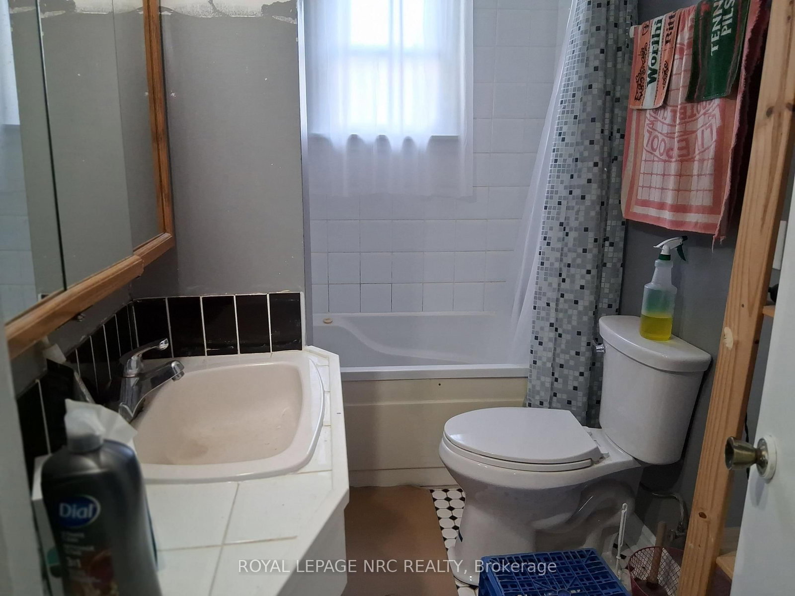 42 Cumming Street • St. Catharines, ON photo 10