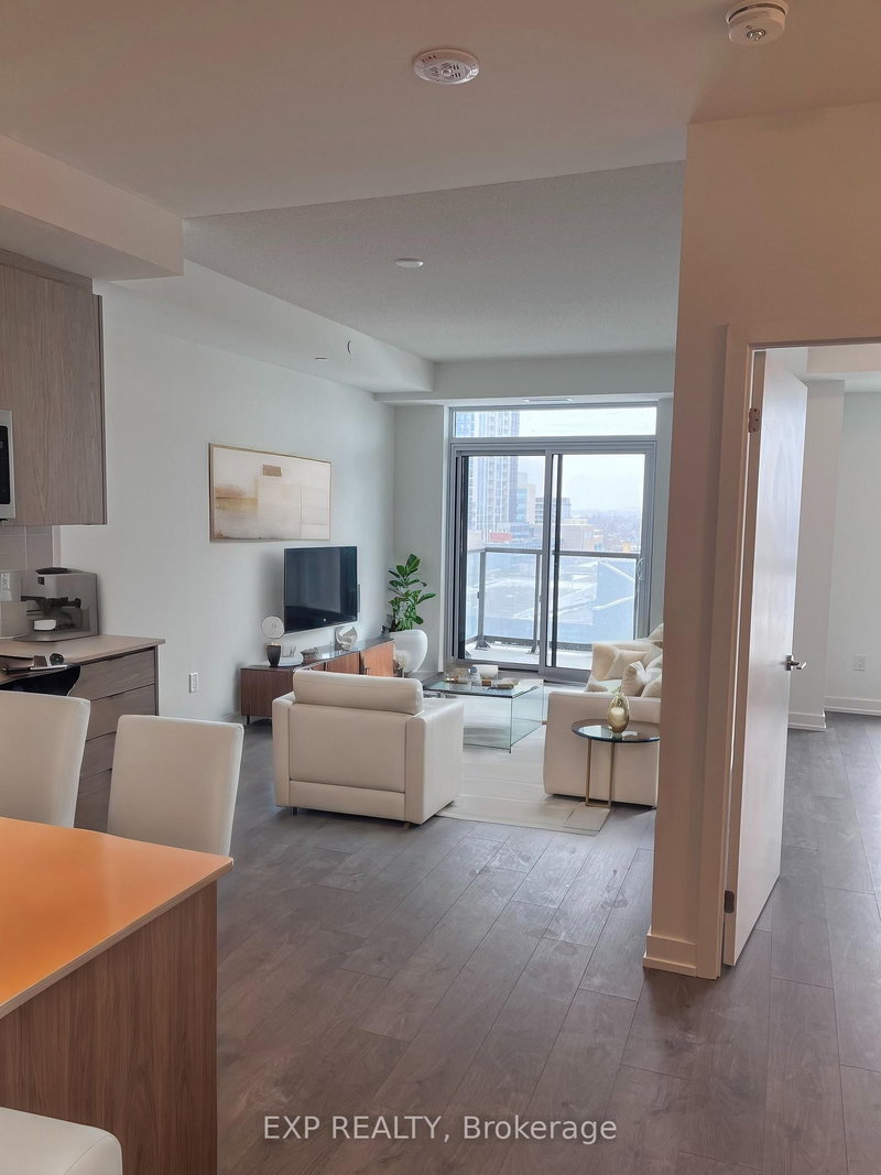 906 - 55 Duke Street W