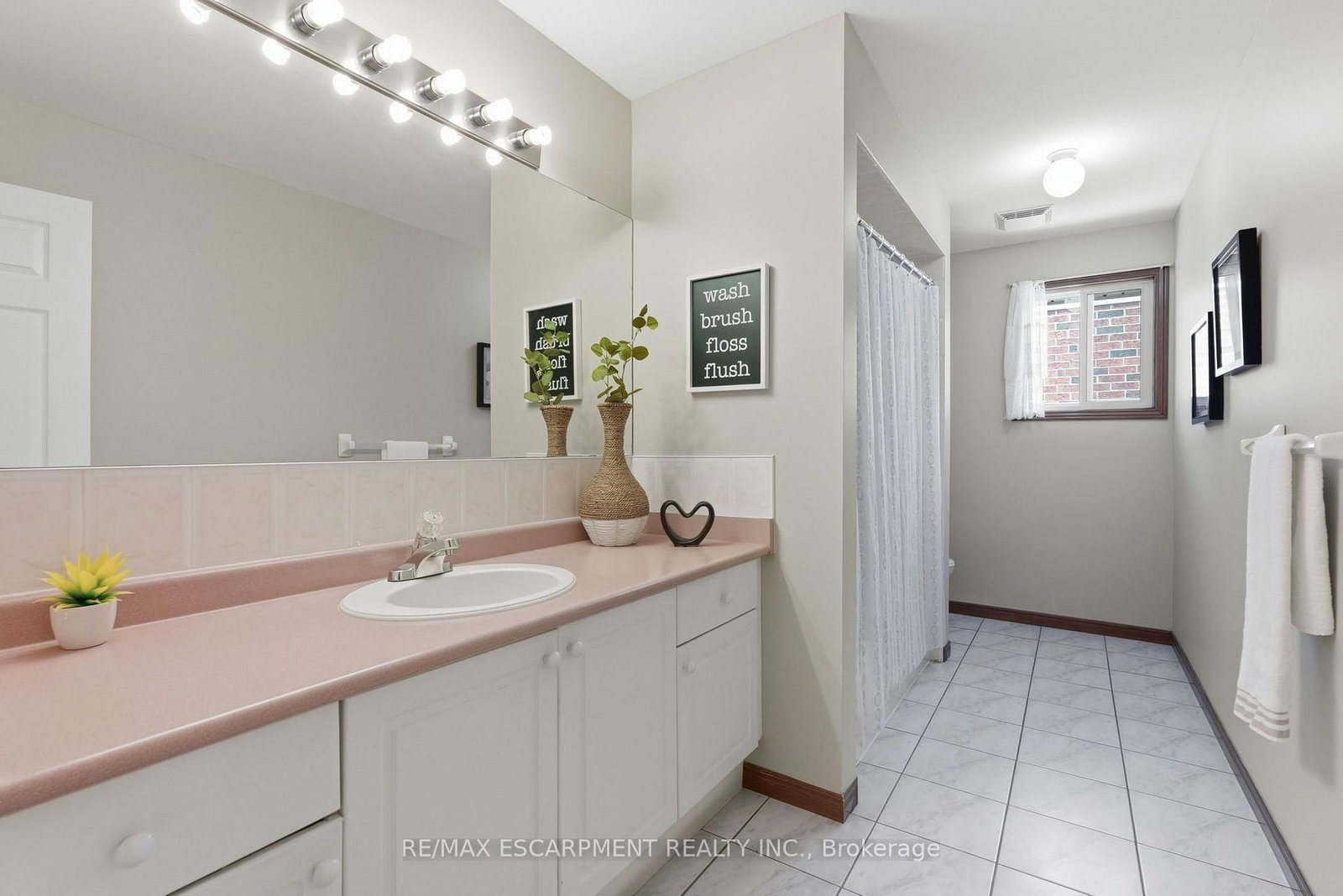 210 BASTILLE Street • Hamilton, ON photo 23