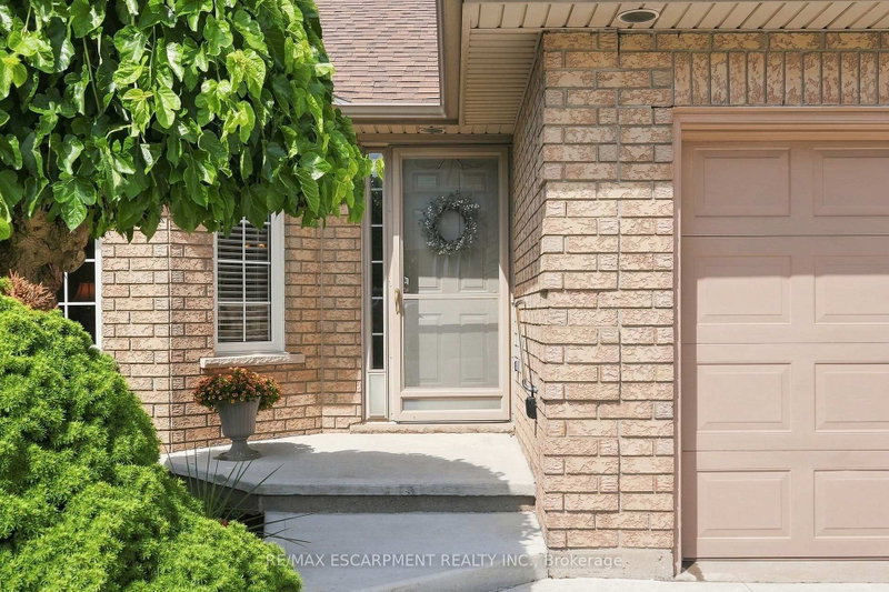 210 BASTILLE Street