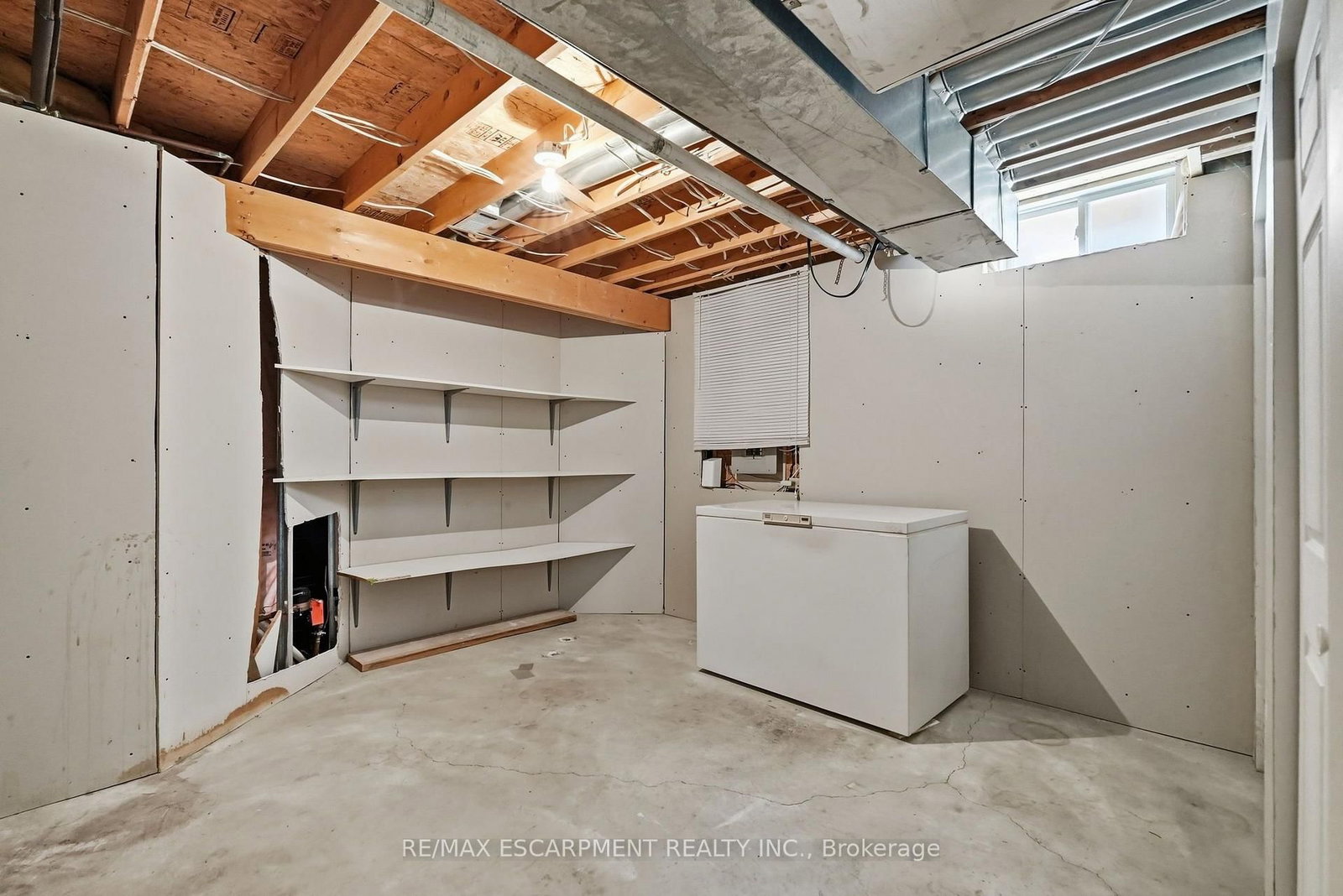210 BASTILLE Street • Hamilton, ON photo 35