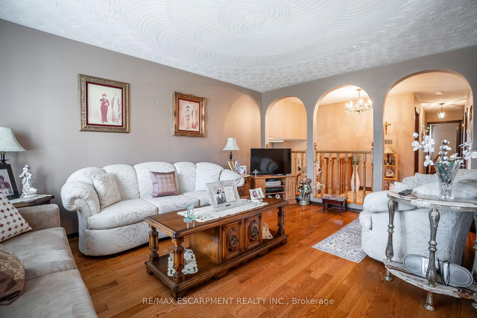 18 Villa Court • Hamilton, ON photo 12