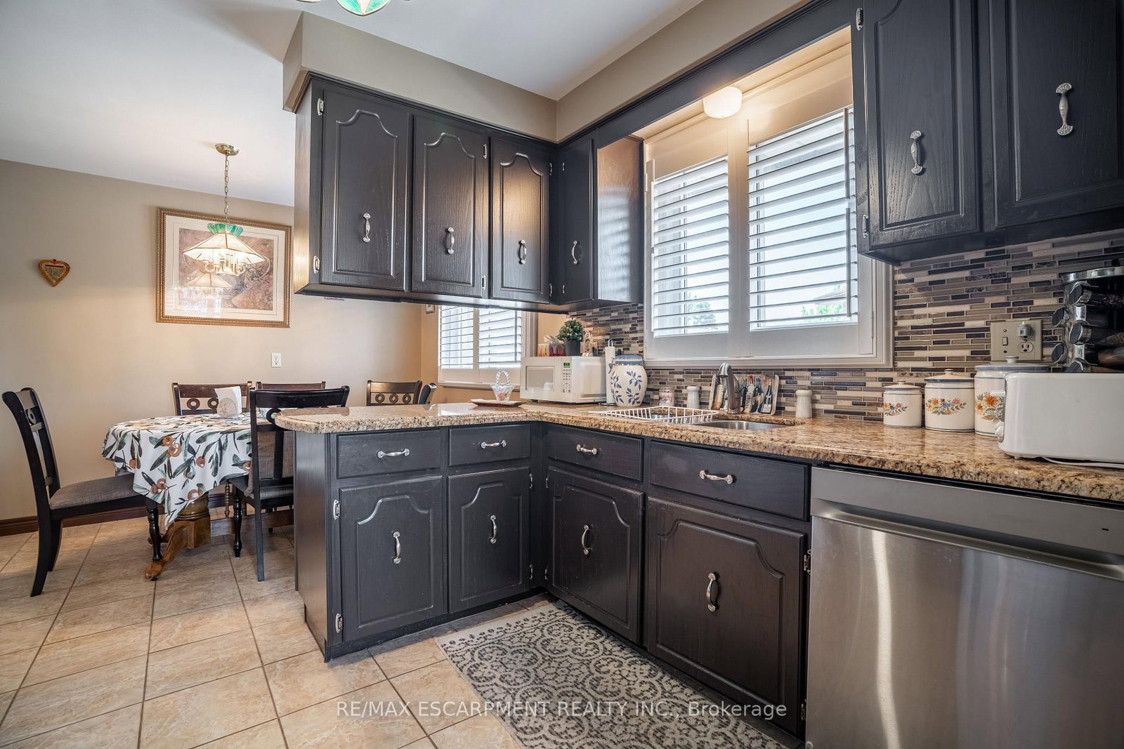18 Villa Court • Hamilton, ON photo 16