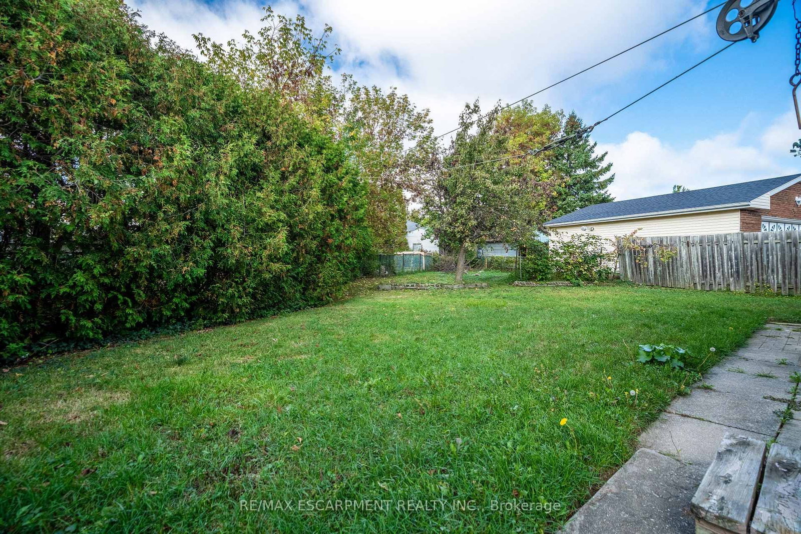 18 Villa Court • Hamilton, ON photo 30