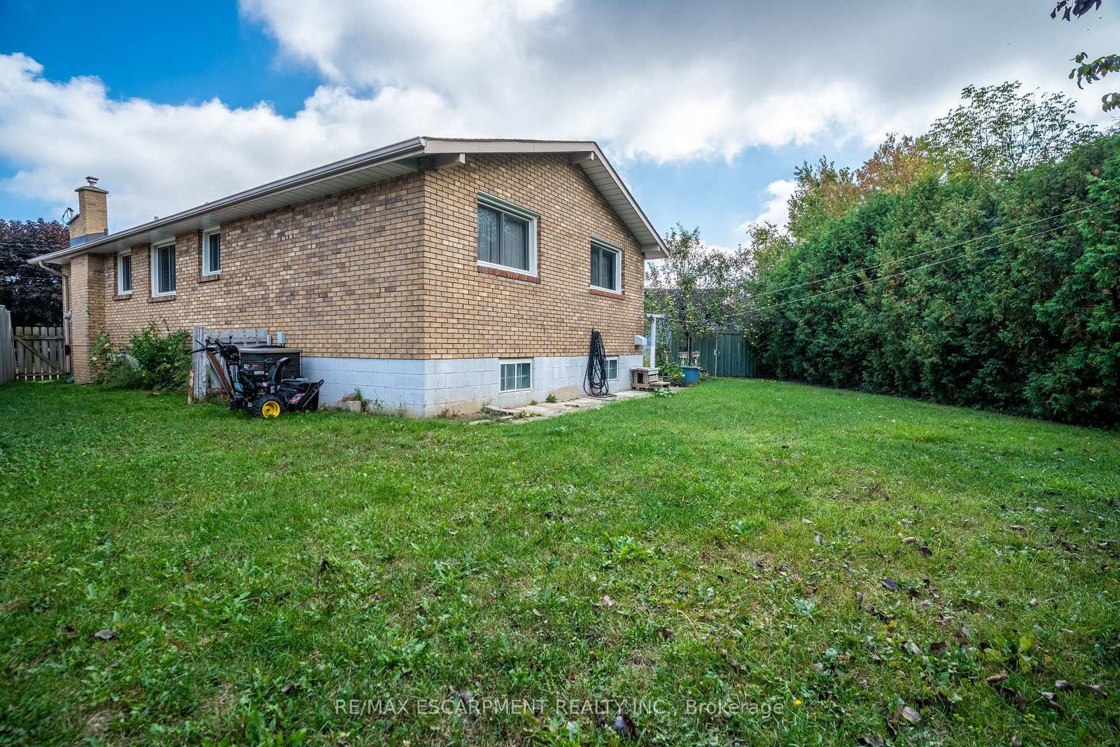 18 Villa Court • Hamilton, ON photo 32