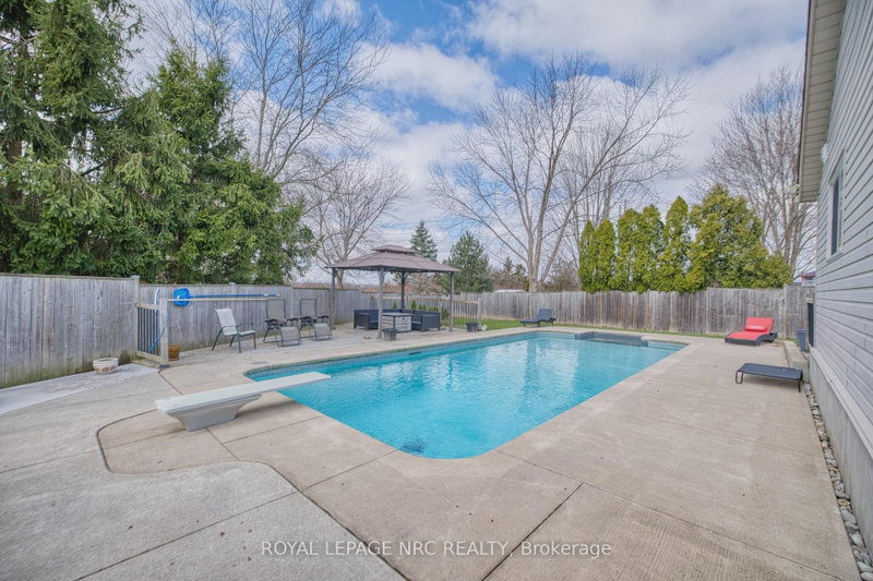 16 Leonard Drive