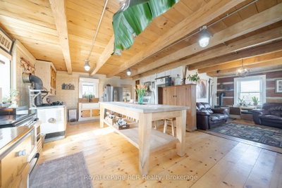 135458 Concession 8 • Chatsworth, ON photo 4
