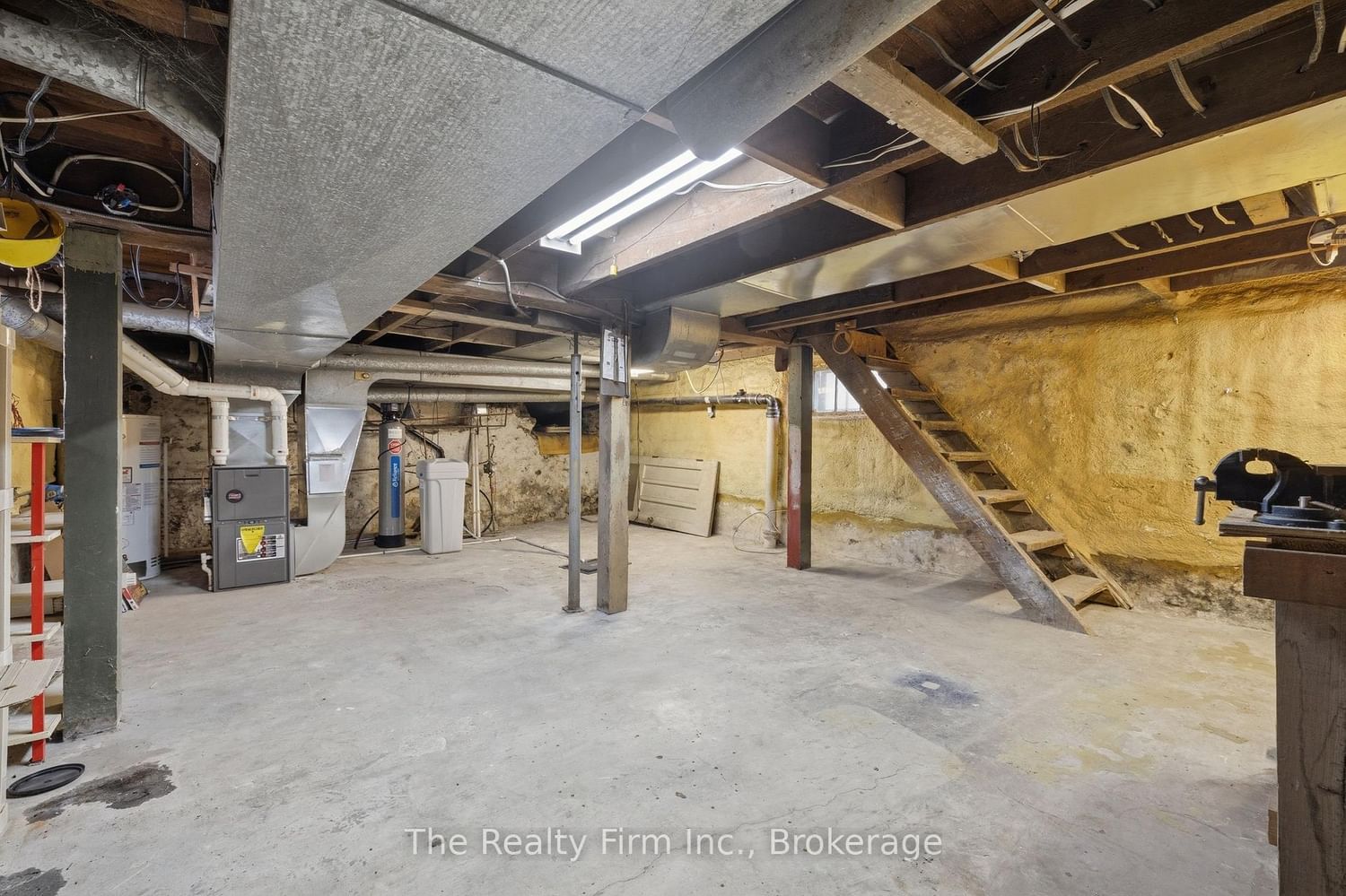 17 Douglas Street • Woodstock, ON photo 20