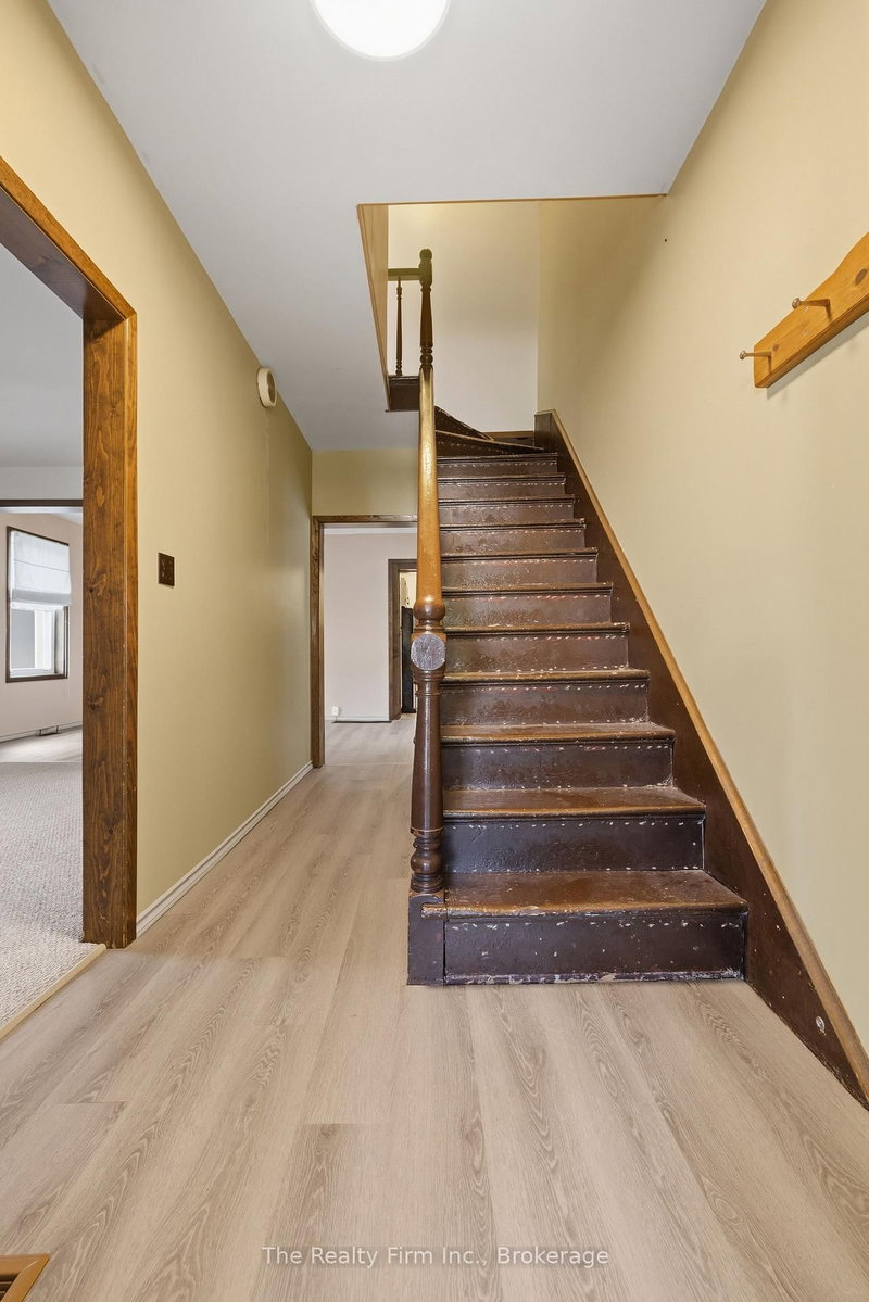 17 Douglas St photo 5