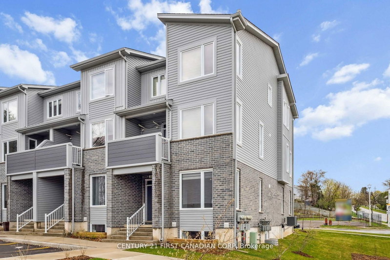 21 - 990 DEVERON Crescent