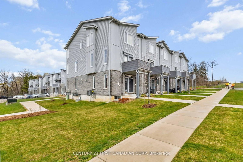 21 - 990 DEVERON Crescent