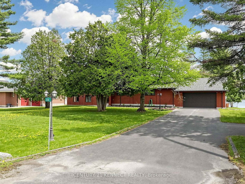 44 Pinewood Boulevard