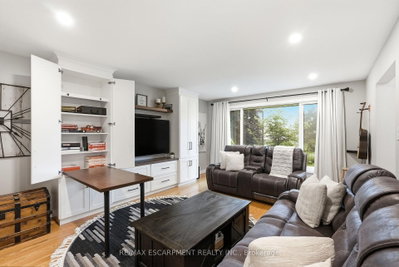 10 Taylor Crescent • Hamilton, ON photo 6