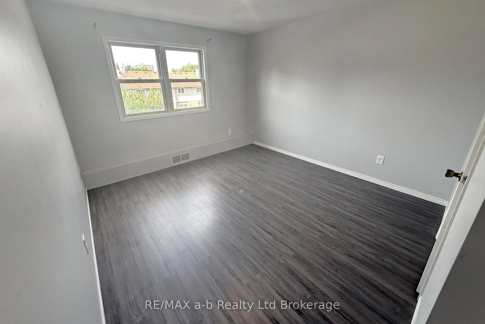64 Hiawatha Road • #36 • Woodstock, ON photo 20