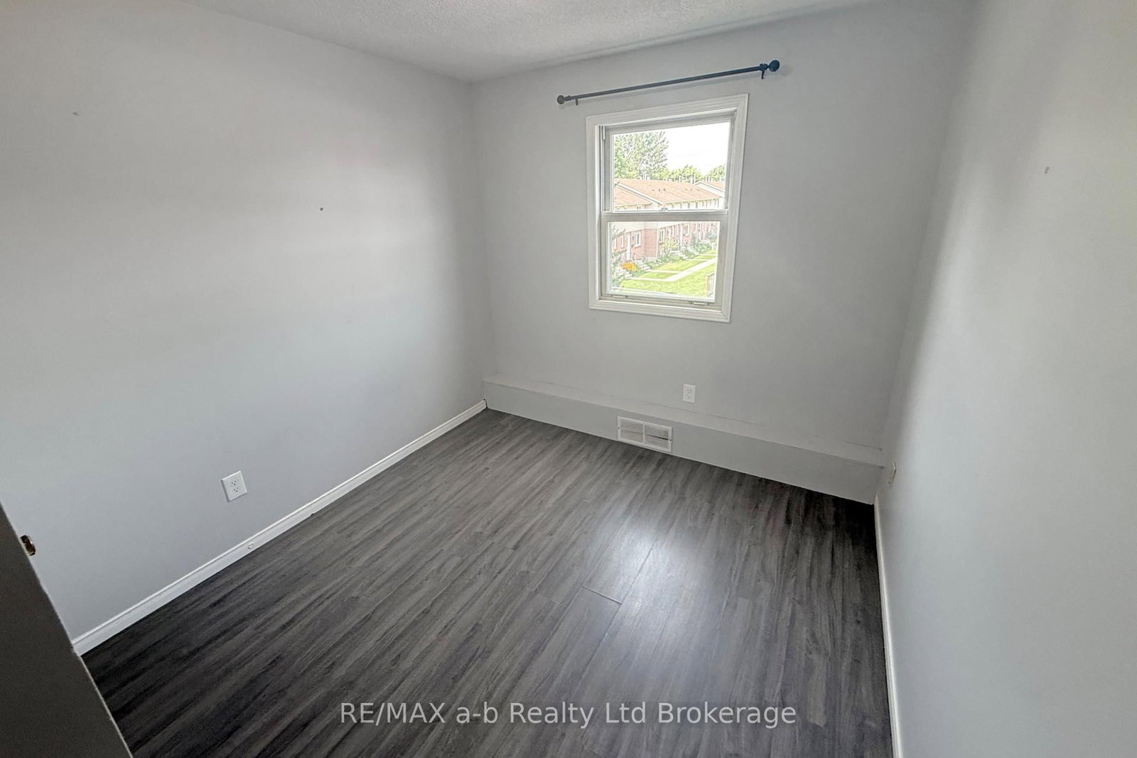 64 Hiawatha Road • #36 • Woodstock, ON photo 23