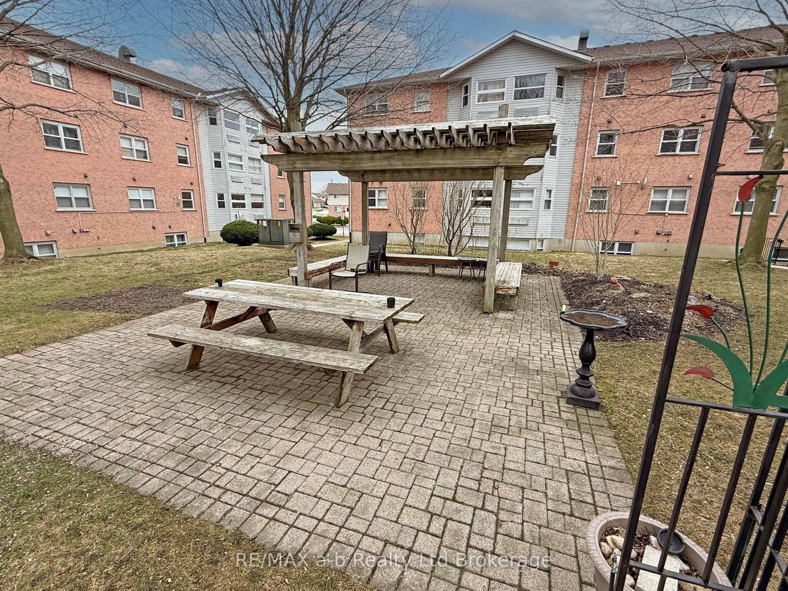 64 Hiawatha Road • #36 • Woodstock, ON photo 32