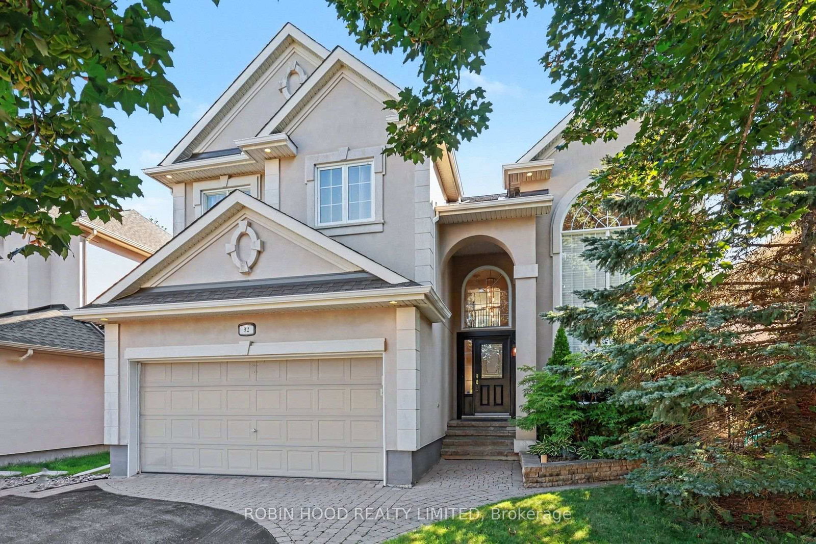 92 Broughton Street • Kanata, ON photo 2
