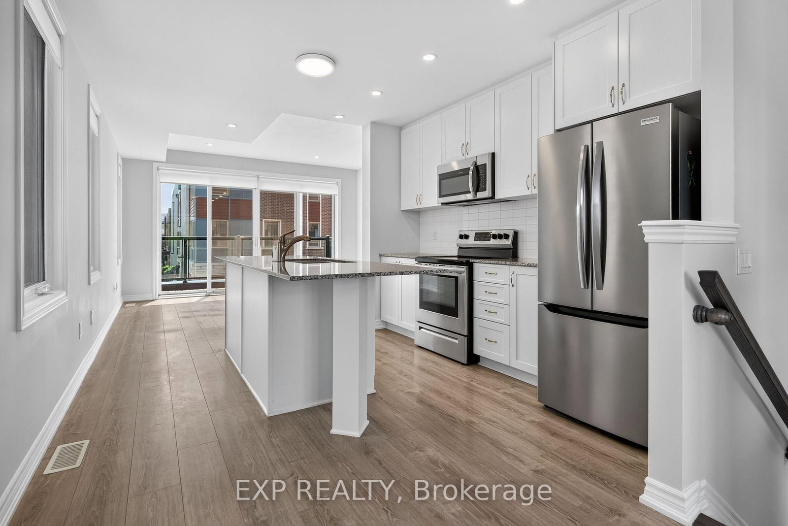1440 HEMLOCK Road • Ottawa, ON photo 3