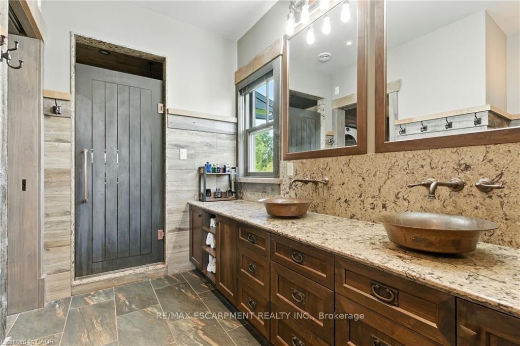 437 6th Concession Road E • Hamilton, ON photo 11