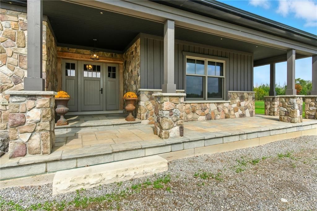 437 6th Concession Road E • Hamilton, ON photo 3