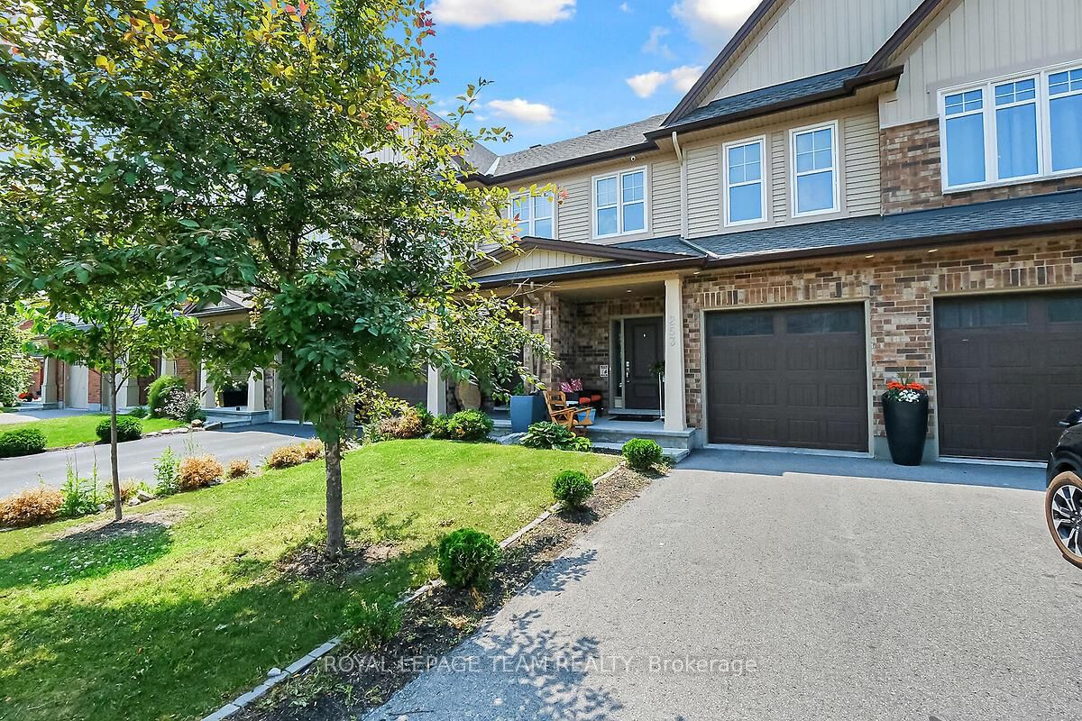 253 Fergus Crescent • Ottawa, ON photo 1
