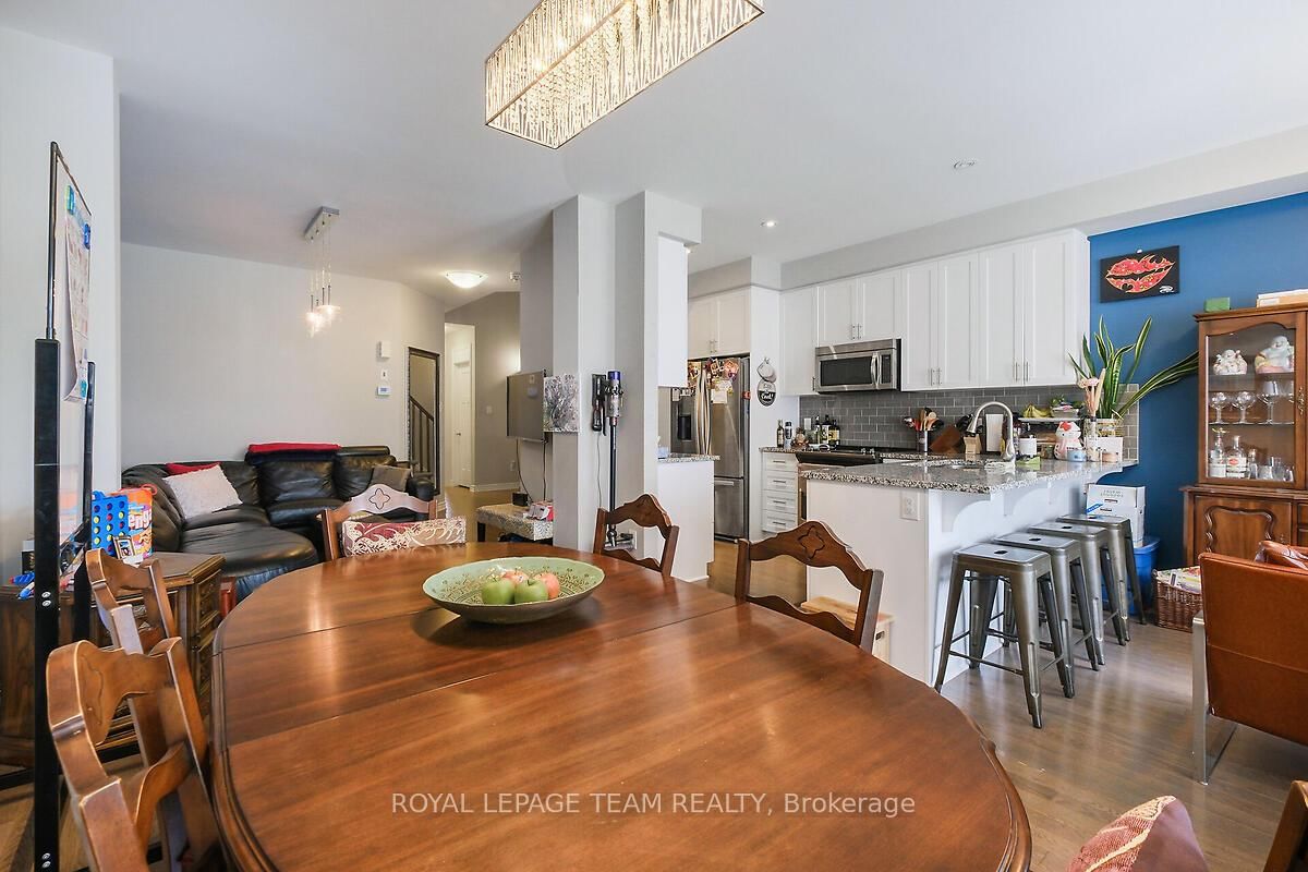 253 Fergus Crescent • Ottawa, ON photo 9