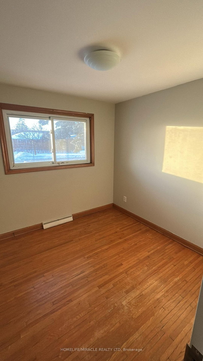 Upper - 26 Glengarry Road