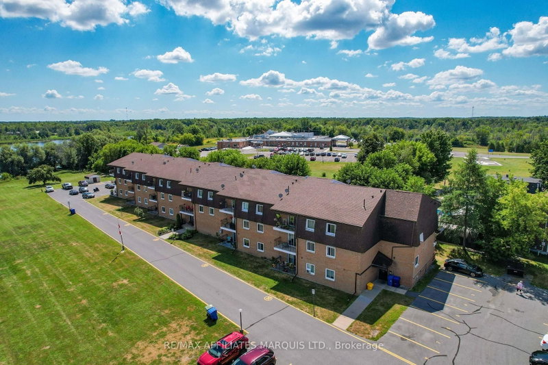 302 - 220 Kenyon Street W