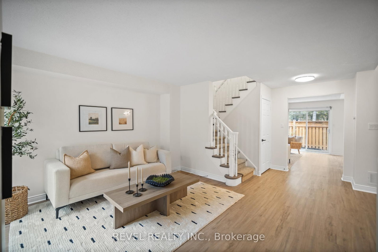 320 Hamilton Drive • #10 • Hamilton, ON photo 2