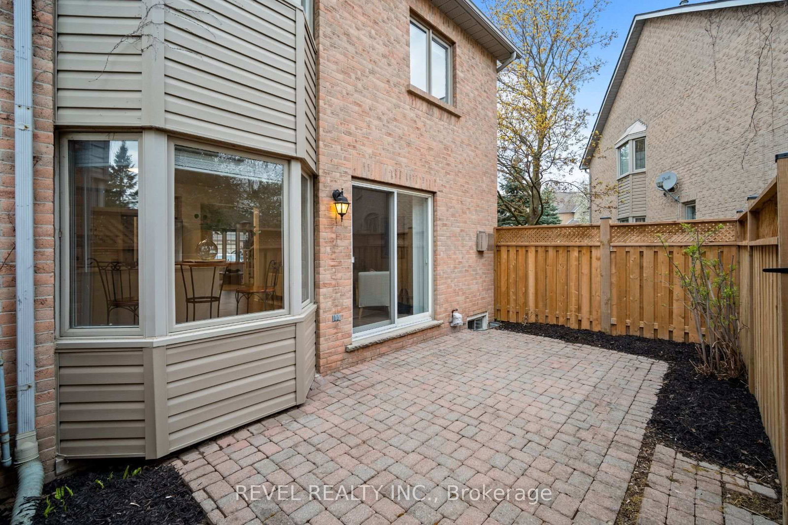320 Hamilton Drive • #10 • Hamilton, ON photo 37