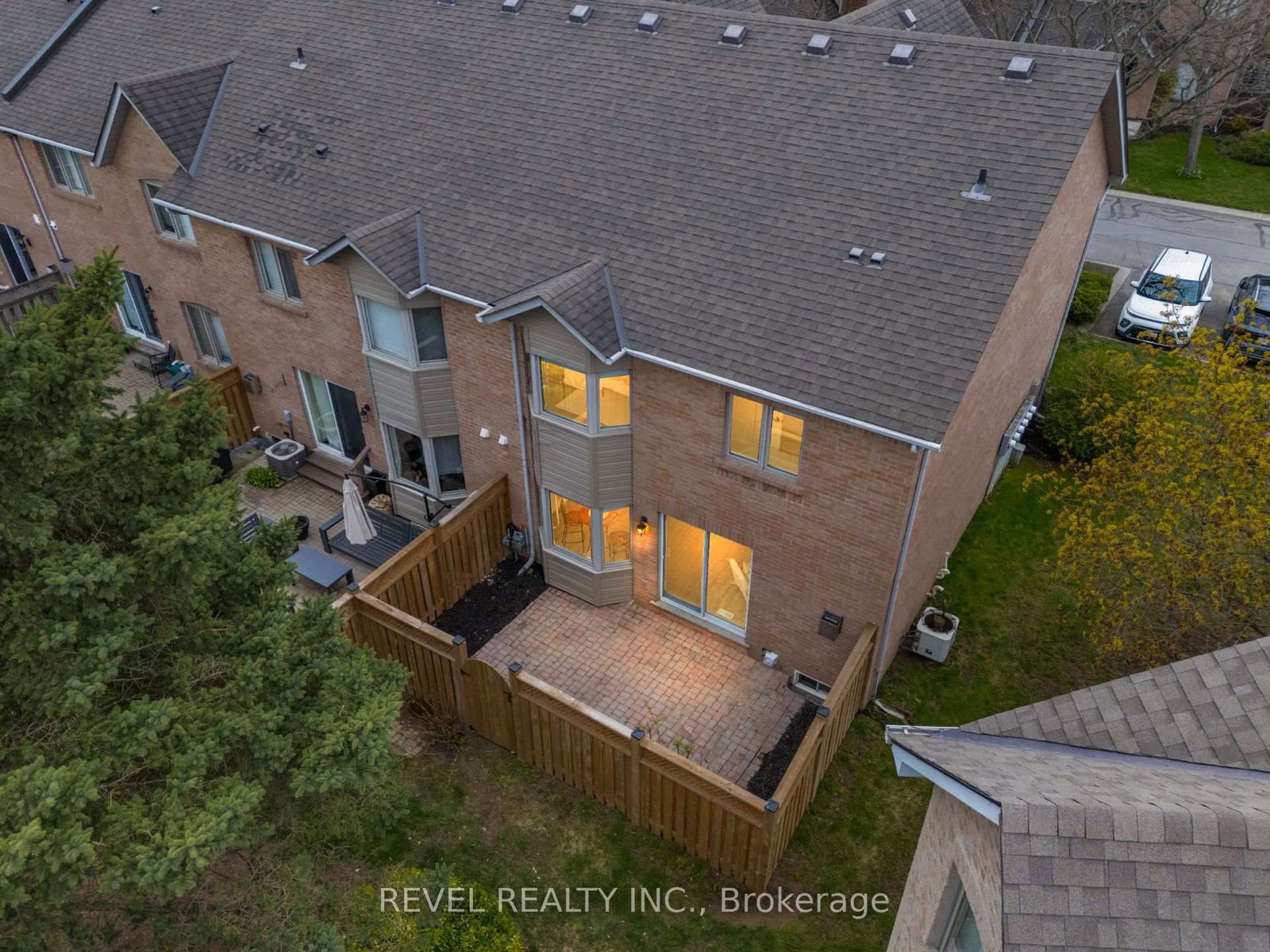 320 Hamilton Drive • #10 • Hamilton, ON photo 41