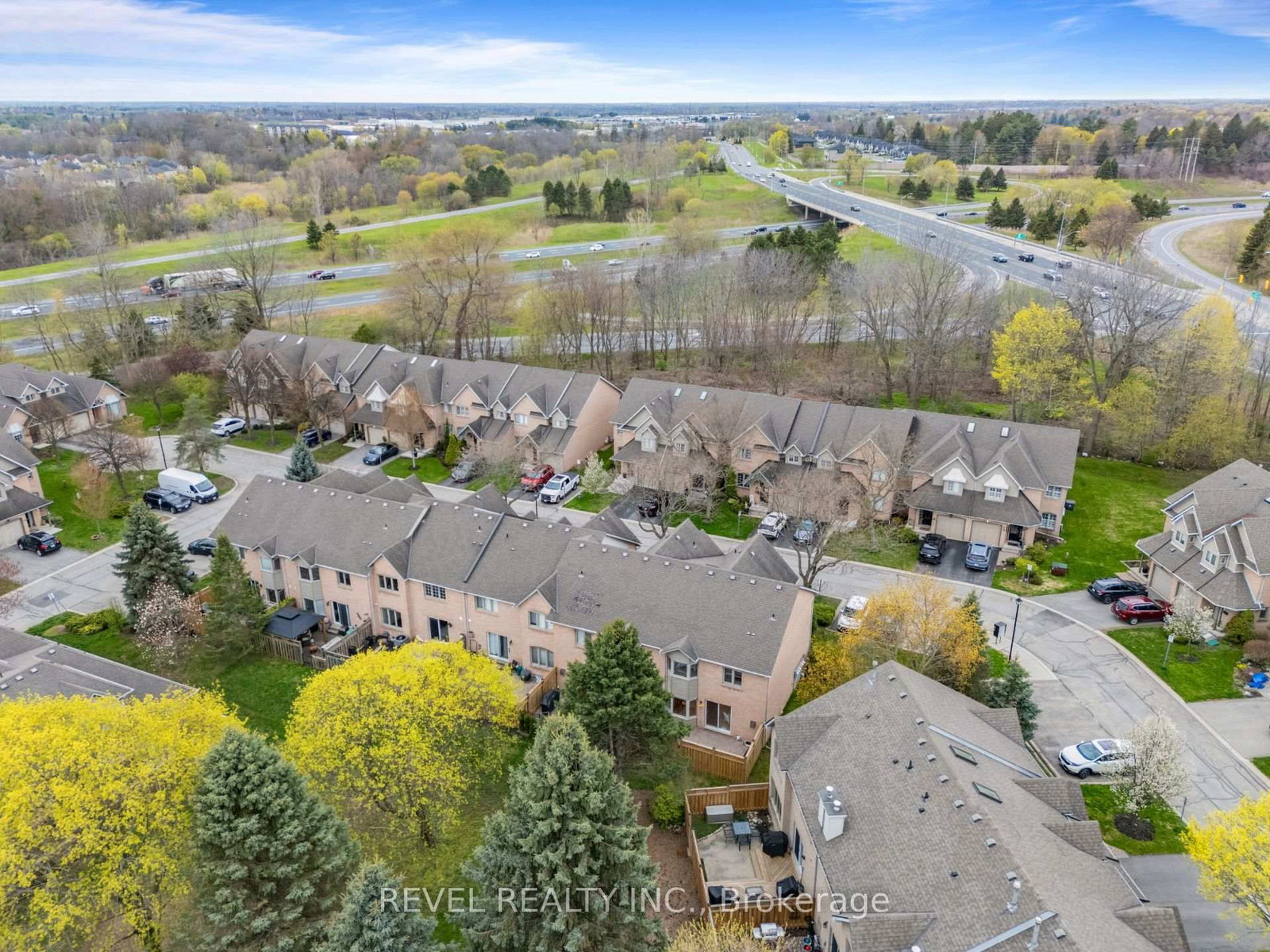 320 Hamilton Drive • #10 • Hamilton, ON photo 47