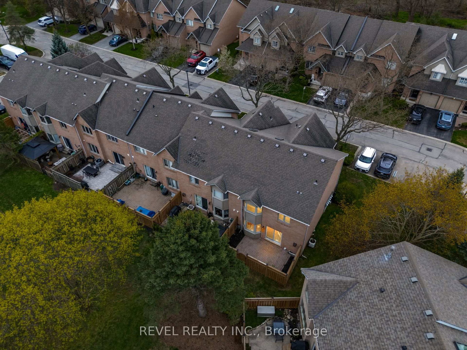 320 Hamilton Drive • #10 • Hamilton, ON photo 48