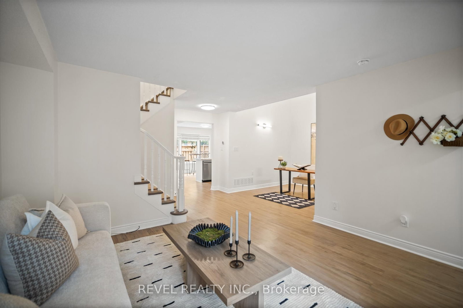 320 Hamilton Drive • #10 • Hamilton, ON photo 5