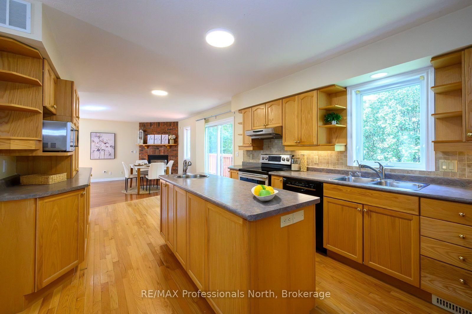 18 Heritage Crescent • Huntsville, ON photo 12