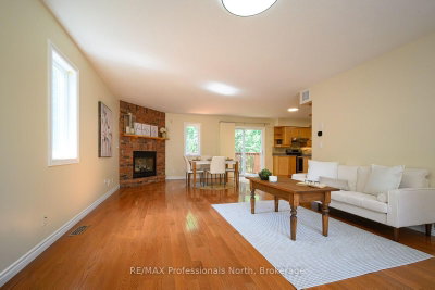 18 Heritage Crescent • Huntsville, ON photo 4