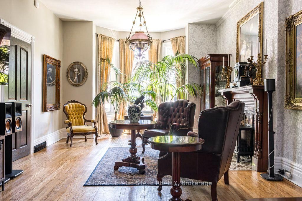 122 East Avenue S • Hamilton, ON photo 12