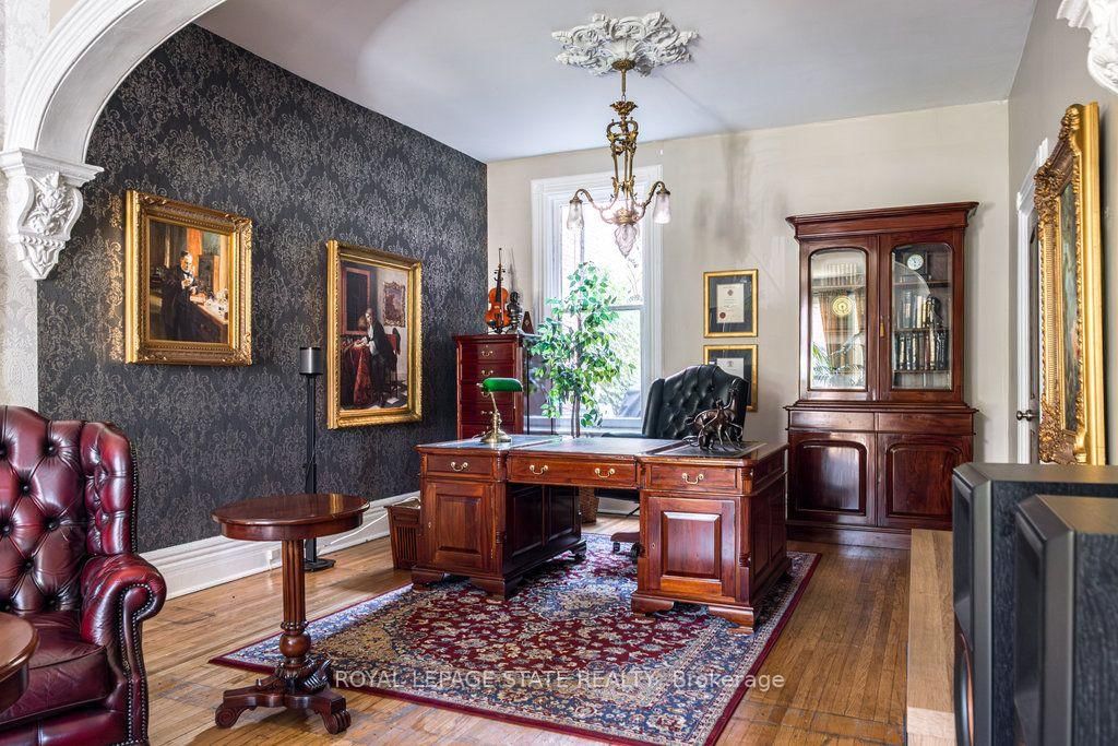 122 East Avenue S • Hamilton, ON photo 14