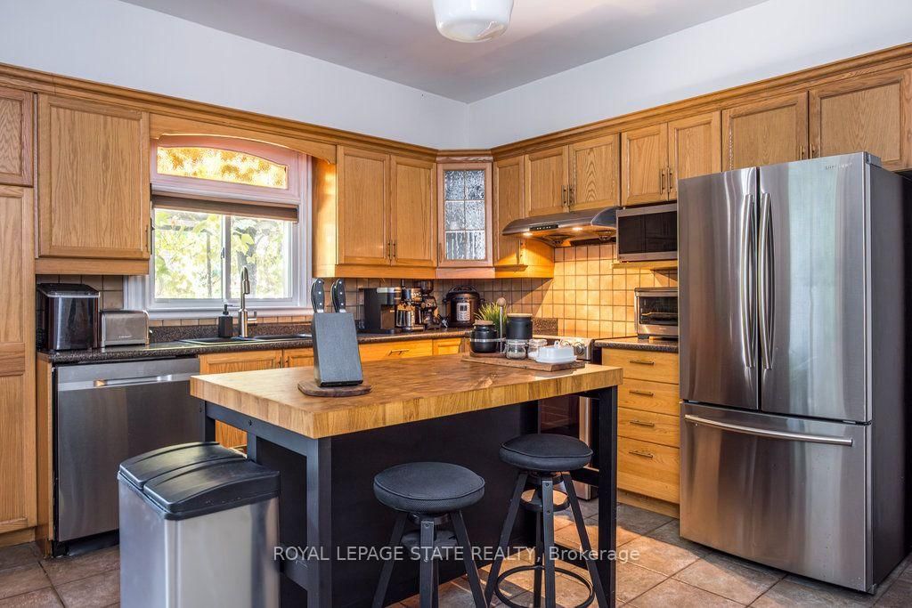 122 East Avenue S • Hamilton, ON photo 22