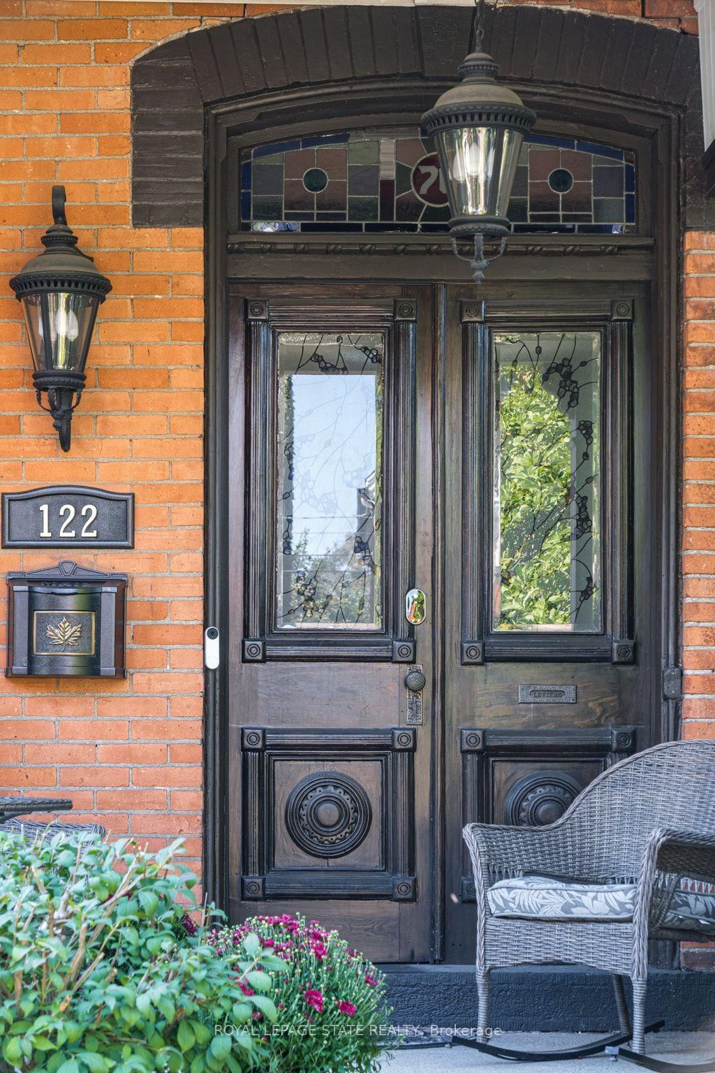 122 East Avenue S • Hamilton, ON photo 4