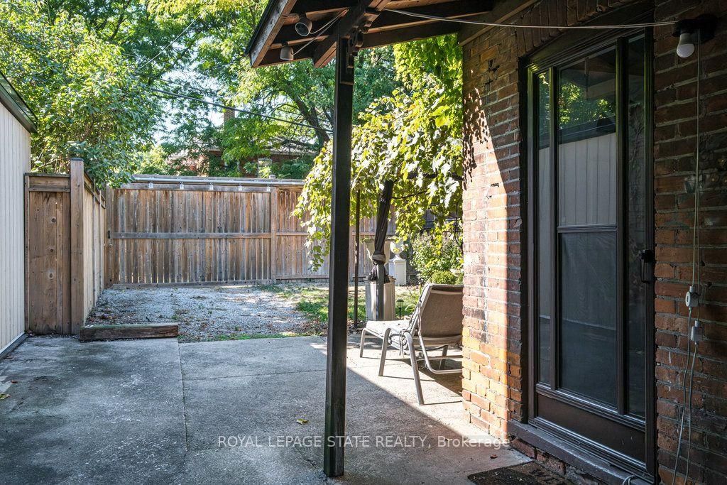 122 East Avenue S • Hamilton, ON photo 43
