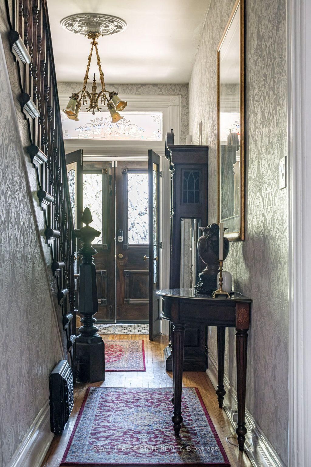 122 East Avenue S • Hamilton, ON photo 6