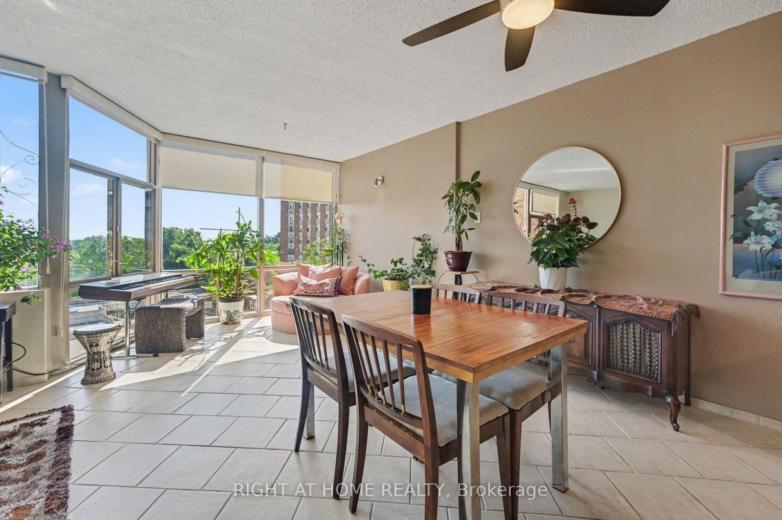 2759 Carousel Crescent • #701 • Ottawa, ON photo 10