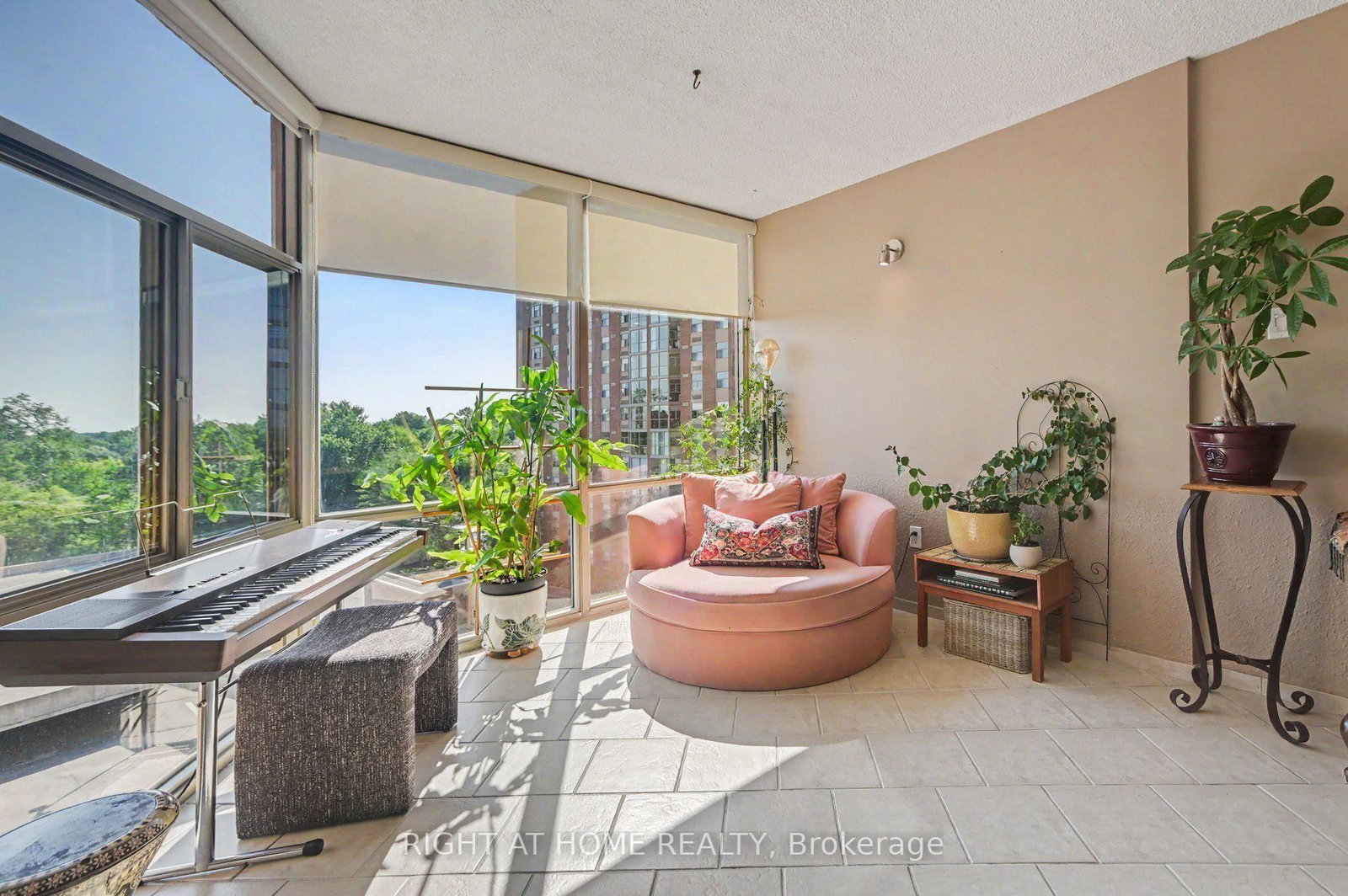 2759 Carousel Crescent • #701 • Ottawa, ON photo 11