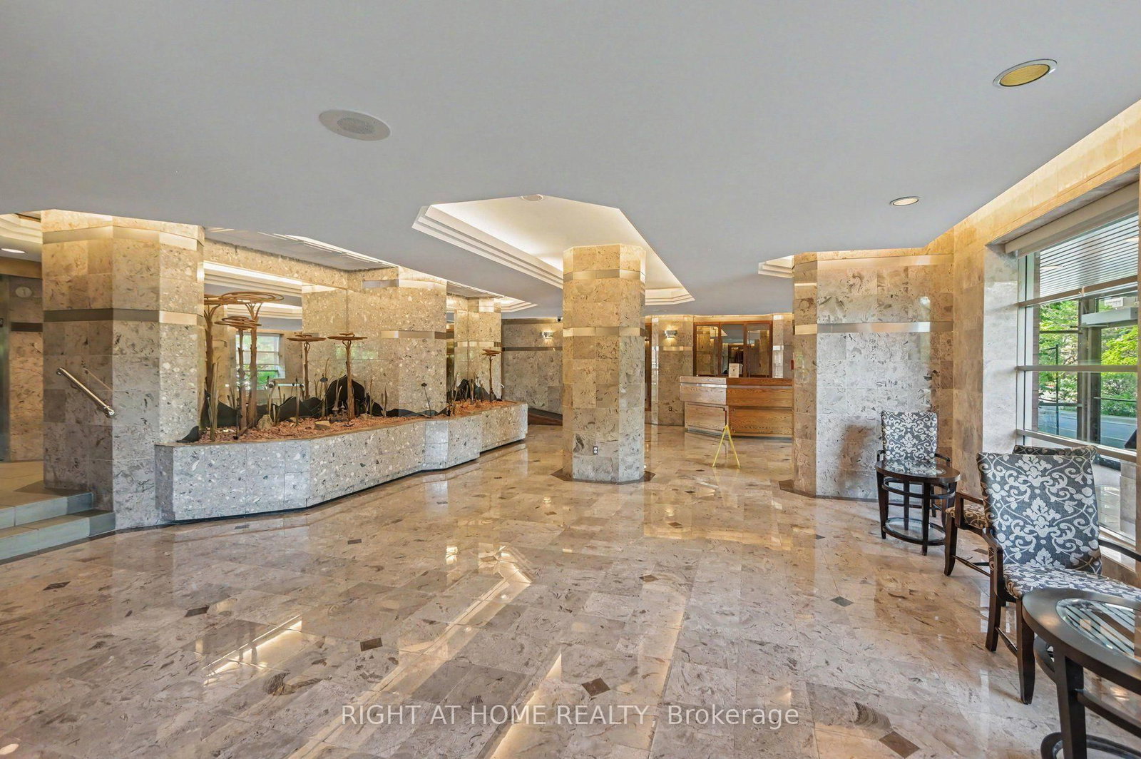 2759 Carousel Crescent • #701 • Ottawa, ON photo 25