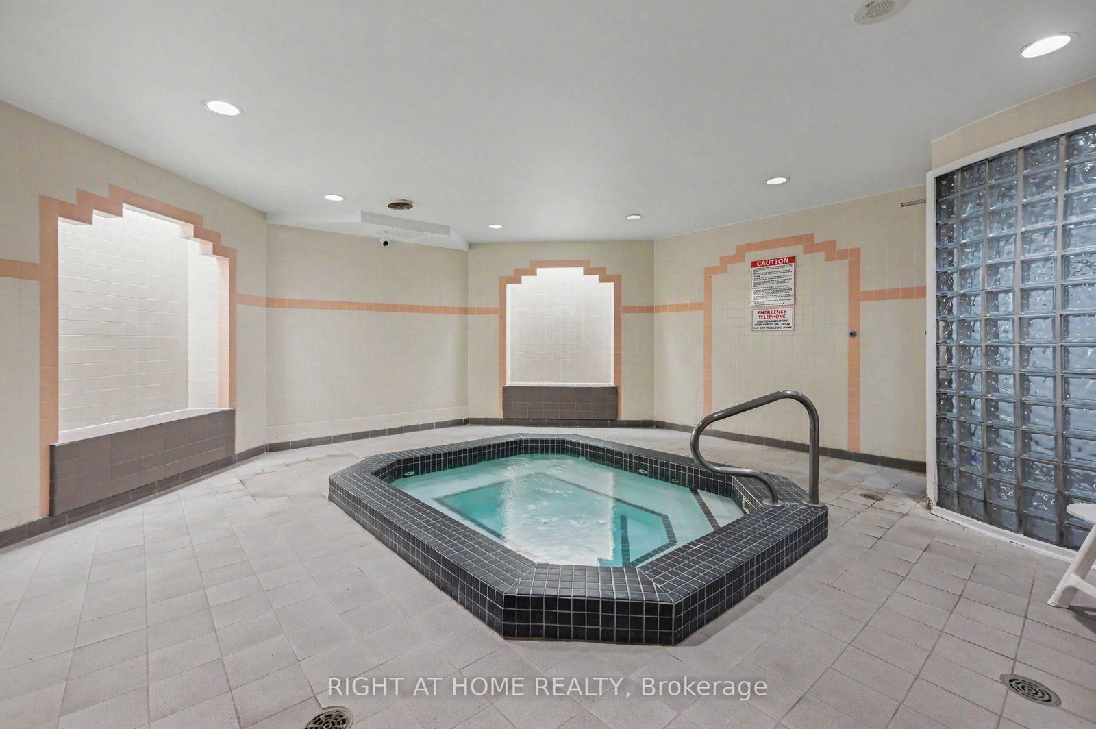 2759 Carousel Crescent • #701 • Ottawa, ON photo 32