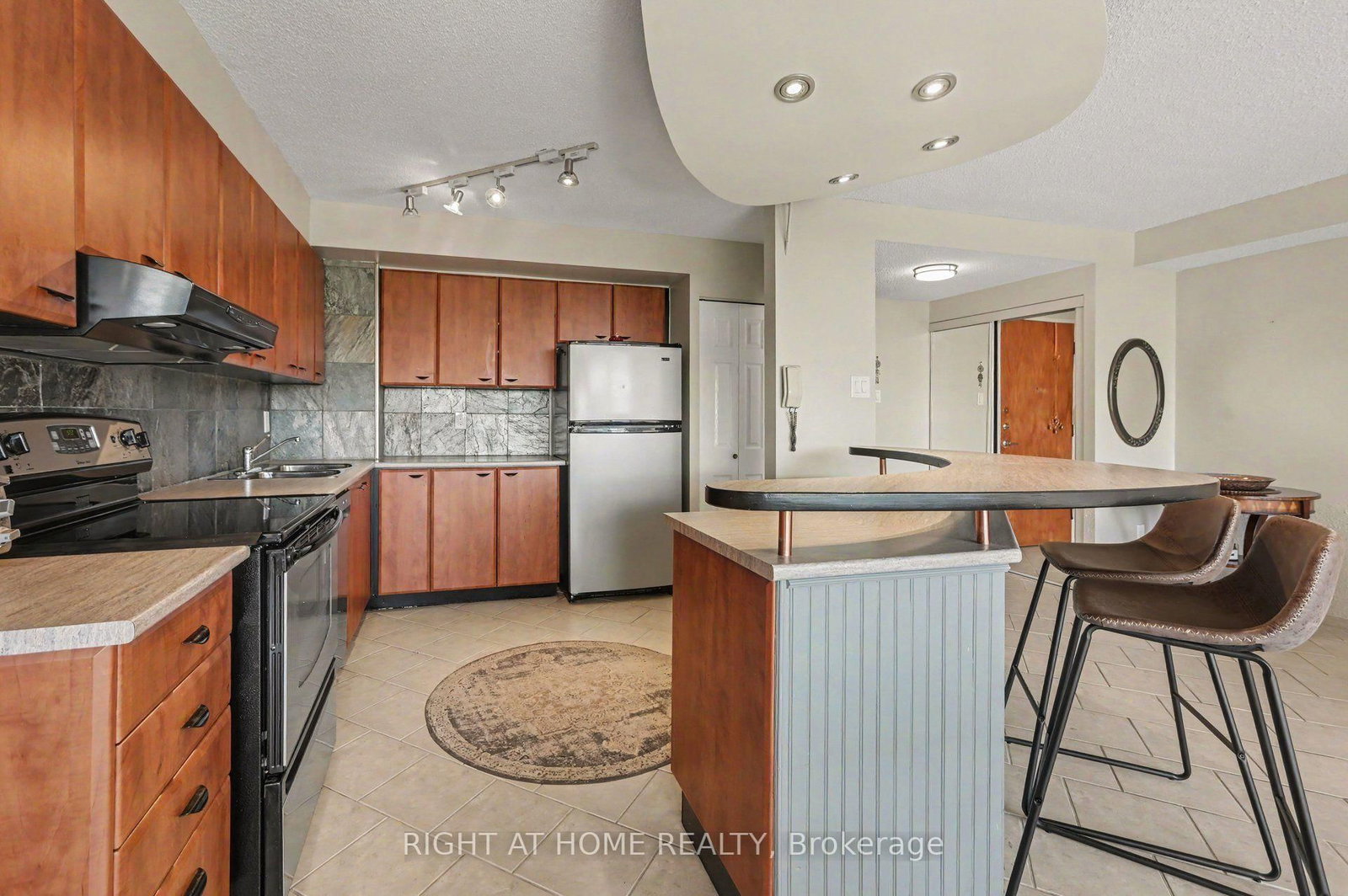 2759 Carousel Crescent • #701 • Ottawa, ON photo 5