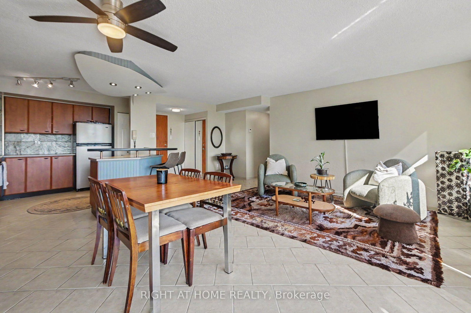 2759 Carousel Crescent • #701 • Ottawa, ON photo 7