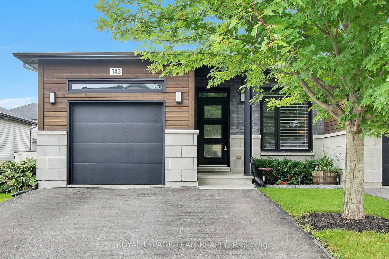 143 St Malo Place • Russell, ON photo 1